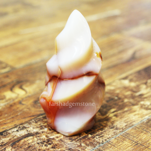 منشور عقیق کارنلین (Carnelian Agate Prism)