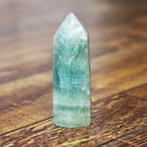 منشور کریستالی فلوریت سبز (Green Fluorite Crystal Tower)